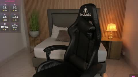 L I N D A online show from January 22, 2025, 2:26 am