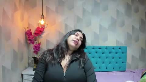 Snapshot of lindabreexlove chatting on June 30, 2026, 2:18 pm online show from June 30, 2026, 2:18 pm