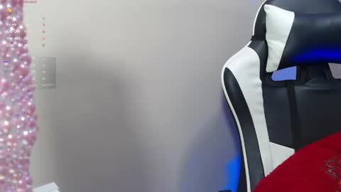 Snapshot of lindsay_sweet24 chatting on March 23, 2026, 5:33 am ana online show from March 23, 2026, 5:33 am