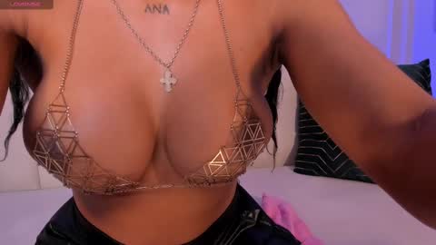 Snapshot of lindseycox chatting on February 14, 2025, 8:26 pm Lin online show from February 14, 2025, 8:26 pm