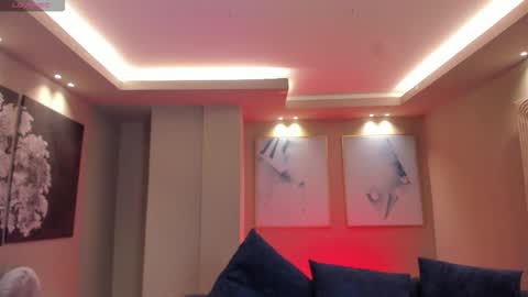 Snapshot of lindseycox chatting on October 9, 2025, 4:21 am Lin online show from October 9, 2025, 4:21 am