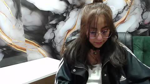 ling ling24 online show from March 7, 2025, 3:08 am