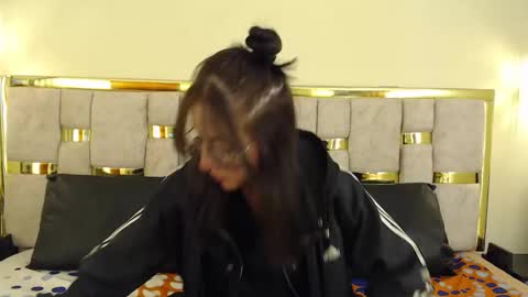 ling ling24 online show from March 11, 2025, 3:16 am