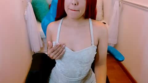 Snapshot of linger_3_9 chatting on December 15, 2024, 10:04 pm V A L E  N T I N A online show from December 15, 2024, 10:04 pm
