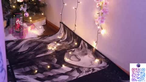 Snapshot of liniq chatting on February 14, 2025, 6:29 pm Lina online show from February 14, 2025, 6:29 pm