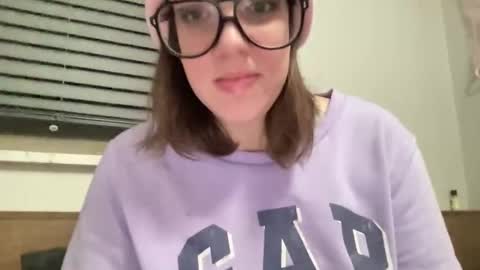 Snapshot of linusloves chatting on February 1, 2026, 4:33 am linusloves online show from February 1, 2026, 4:33 am