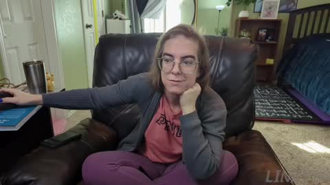 Snapshot of linzy19 chatting on December 10, 2024, 5:33 pm Linzy19 online show from December 10, 2024, 5:33 pm