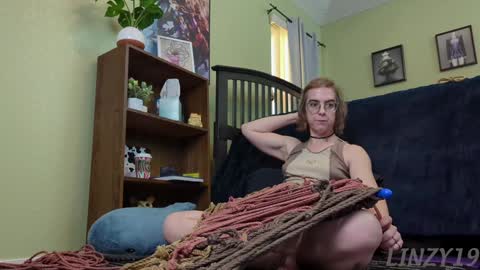 Snapshot of linzy19 chatting on December 16, 2024, 11:28 pm Linzy19 online show from December 16, 2024, 11:28 pm