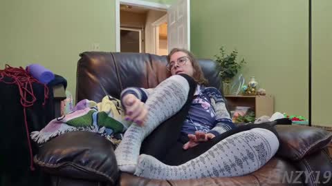 Snapshot of linzy19 chatting on January 13, 2025, 6:27 pm Linzy19 online show from January 13, 2025, 6:27 pm