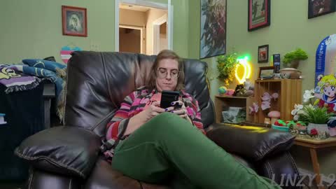 Snapshot of linzy19 chatting on January 23, 2025, 11:05 pm Linzy19 online show from January 23, 2025, 11:05 pm