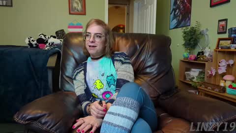 Snapshot of linzy19 chatting on January 28, 2025, 5:03 pm Linzy19 online show from January 28, 2025, 5:03 pm