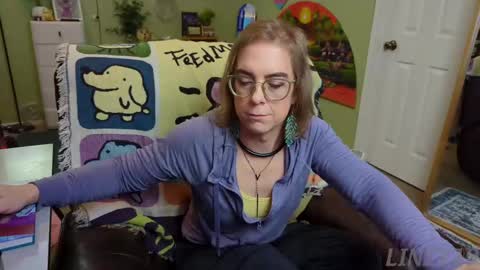 Snapshot of linzy19 chatting on February 11, 2025, 2:57 am Linzy19 online show from February 11, 2025, 2:57 am