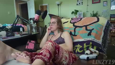 Snapshot of linzy19 chatting on March 7, 2025, 7:38 pm Linzy19 online show from March 7, 2025, 7:38 pm