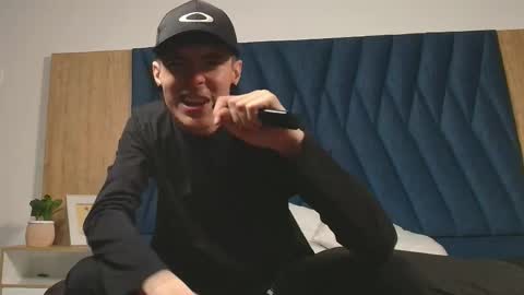 Lio online show from April 13, 2026, 3:23 am