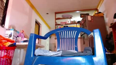 lion_grr online show from April 15, 2026, 2:46 pm