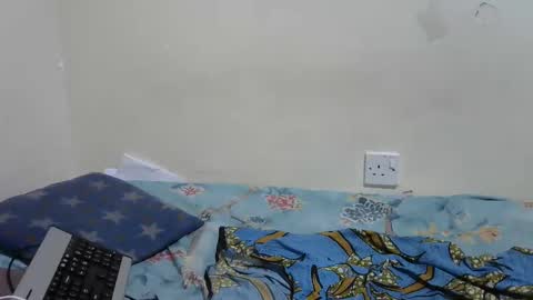 lionesss_ online show from September 22, 2025, 7:43 am