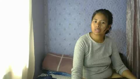 Liora selenex online show from November 19, 2025, 4:23 am