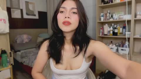 Snapshot of lioraeofophirxx chatting on April 18, 2026, 3:21 am Liora of Ophir online show from April 18, 2026, 3:21 am