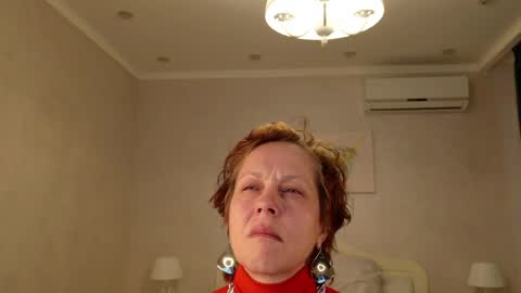 Liora Weiss online show from April 2, 2026, 7:50 am