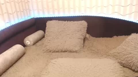 LIpsAddiction online show from November 24, 2025, 2:50 pm