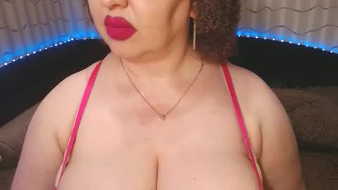 Snapshot of lipsaddiction chatting on June 3, 2026, 11:43 pm LIpsAddiction online show from June 3, 2026, 11:43 pm