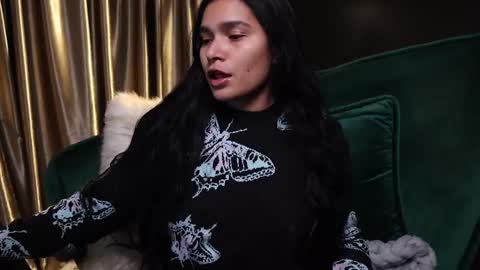 Snapshot of lireesa chatting on February 17, 2025, 4:20 am Lire online show from February 17, 2025, 4:20 am