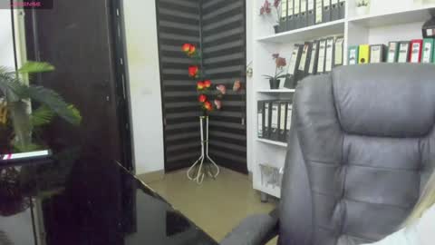 Snapshot of lisa2018 chatting on October 18, 2025, 2:03 am lisa online show from October 18, 2025, 2:03 am