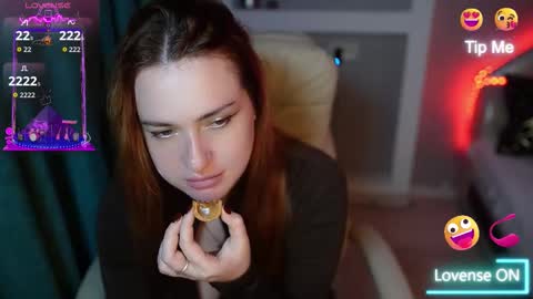 lisa_elfy online show from October 14, 2025, 3:46 pm