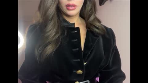 lisa_graham online show from December 18, 2025, 4:51 am