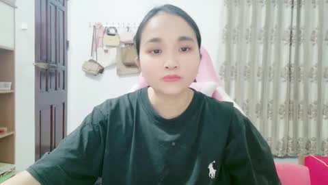 lisa_hanw online show from May 14, 2026, 1:40 pm