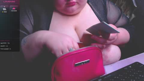 Snapshot of lisa_mila chatting on March 6, 2025, 11:42 pm LIsa online show from March 6, 2025, 11:42 pm