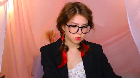 Snapshot of lisa_roses chatting on February 15, 2025, 8:11 am Lisa online show from February 15, 2025, 8:11 am