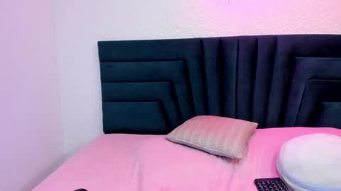 Snapshot of lisa_white_ chatting on February 4, 2025, 12:19 am lisa white online show from February 4, 2025, 12:19 am