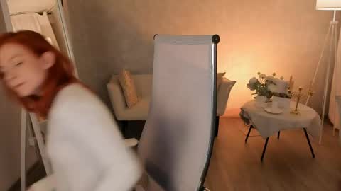Lisa Aris online show from April 22, 2026, 3:57 pm
