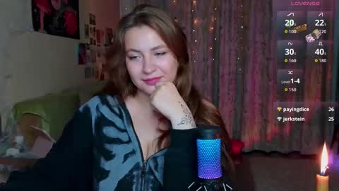 LisaCase online show from October 7, 2025, 2:58 pm