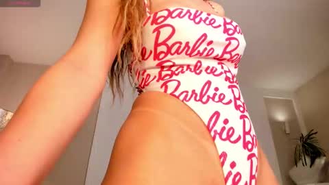 Snapshot of lisaflowersx chatting on February 14, 2026, 8:33 am Lisa Flowers online show from February 14, 2026, 8:33 am