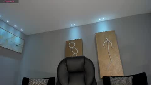 Lisa  Flowers online show from July 2, 2026, 10:32 am