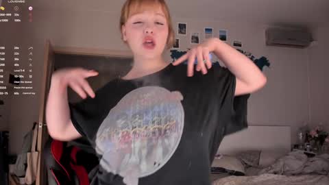 Snapshot of lisalaas chatting on December 4, 2024, 1:31 pm -Lisa- Help me to reach 100 thumbs up3 online show from December 4, 2024, 1:31 pm