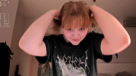 Snapshot of lisalaas chatting on December 8, 2024, 4:39 pm -Lisa- Help me to reach 100 thumbs up3 online show from December 8, 2024, 4:39 pm