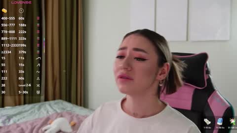   LISA   online show from November 5, 2025, 3:23 pm