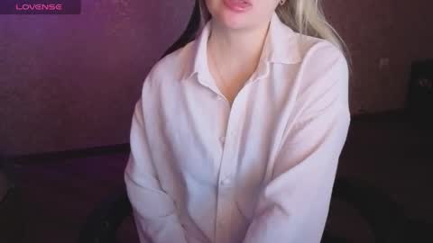 Snapshot of lisenok26 chatting on April 17, 2026, 5:05 pm Anna online show from April 17, 2026, 5:05 pm