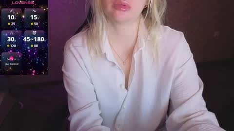 Snapshot of lisenok26 chatting on May 2, 2026, 9:36 am Anna online show from May 2, 2026, 9:36 am