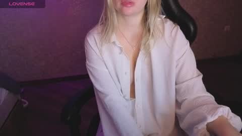 Snapshot of lisenok26 chatting on May 6, 2026, 12:19 am Anna online show from May 6, 2026, 12:19 am