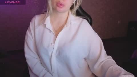 Snapshot of lisenok26 chatting on May 14, 2026, 12:28 am Anna online show from May 14, 2026, 12:28 am