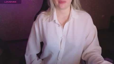 Snapshot of lisenok26 chatting on May 23, 2026, 12:16 am Anna online show from May 23, 2026, 12:16 am