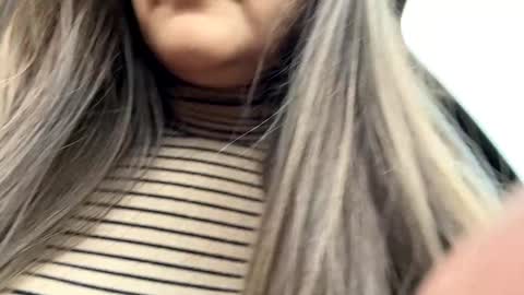 Lissa online show from November 18, 2025, 9:36 am