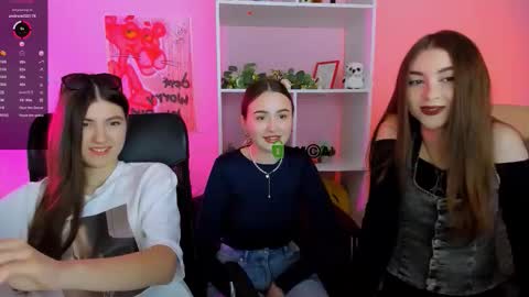 lissa_night online show from October 3, 2025, 12:57 pm