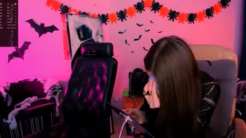 lissa_night online show from October 21, 2025, 7:36 pm