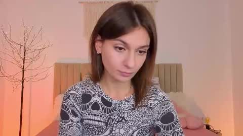 lit1le_mia online show from November 13, 2025, 9:03 pm