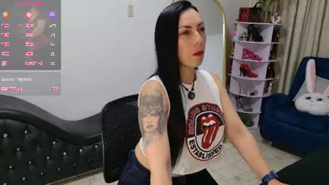 LITA a sexy milf online show from July 6, 2026, 7:27 pm
